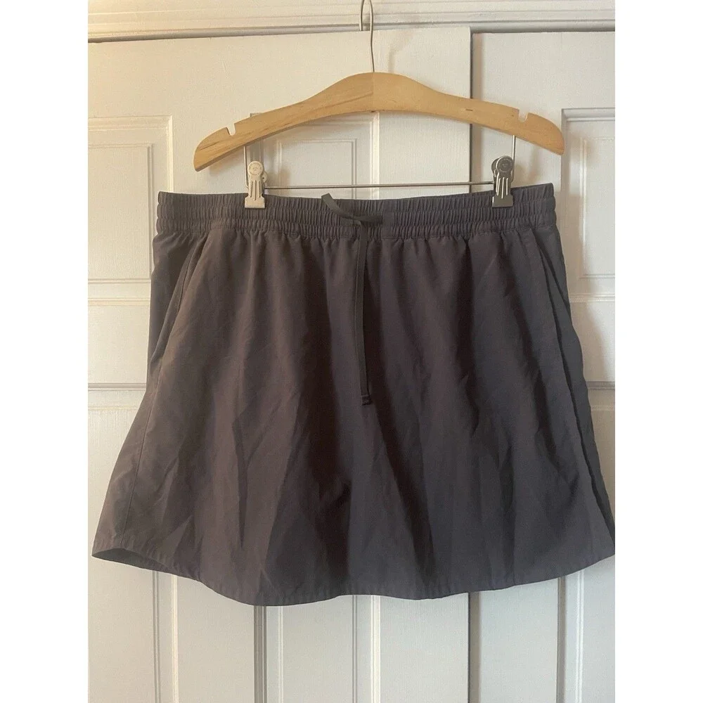 Patagonia Women's Fleetwith Skort Black / Dark Gray Size XL Hiking Travel Active